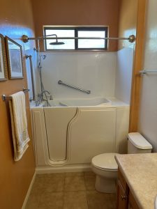 Compact tub insert solution for small spaces